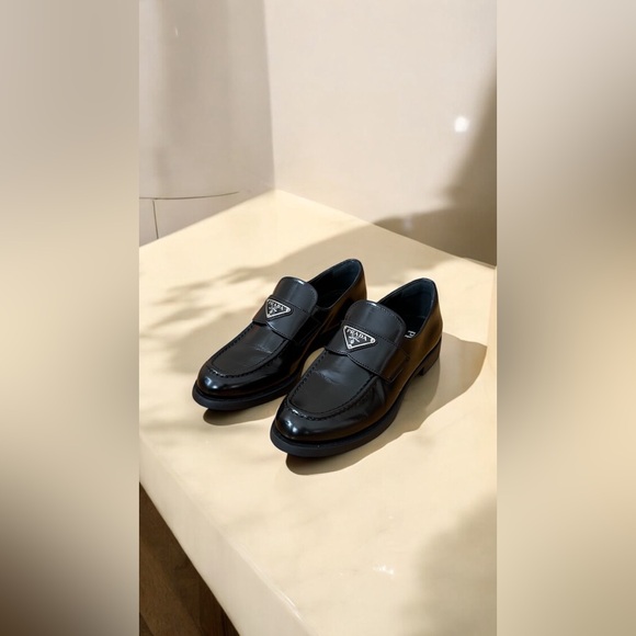 Original Prada Loafers 38 - Picture 1 of 5